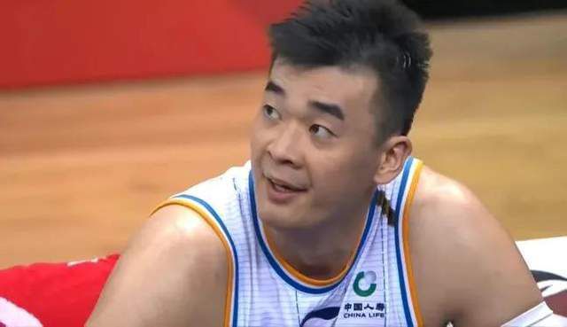 巴萨的想法是将埃里克-加西亚出售给出价最高的俱乐部，尽管这名球员希望在巴萨取得成功，但他很可能在明夏彻底离开。